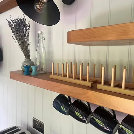 Woodside Shepherd Hut With Free Parking - Near Whitby Hawsker