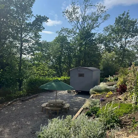 Woodside Shepherd Hut With Free Parking - Near Whitby דירה *